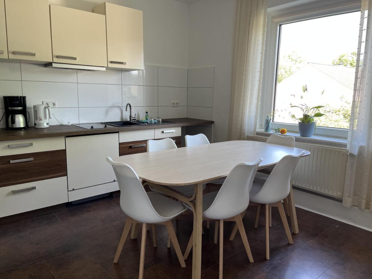 Privatzimmer Am Iltispark Duisburg Exterior foto